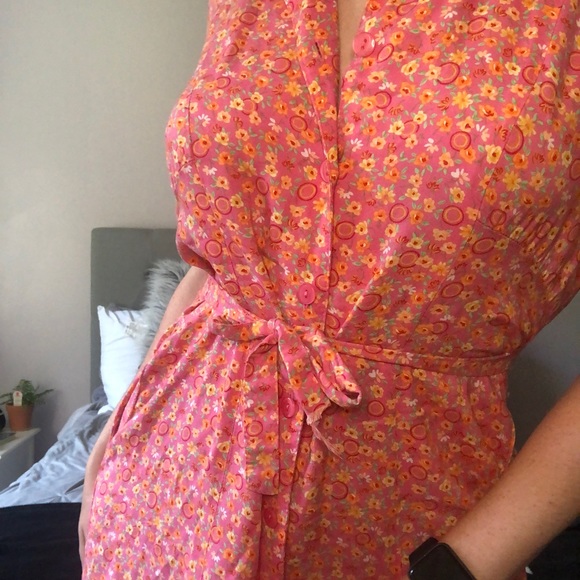 Beautiful vintage knee length dress - Picture 2 of 3